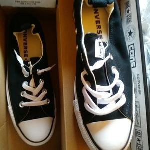 Ladies Converse tennis shoes
